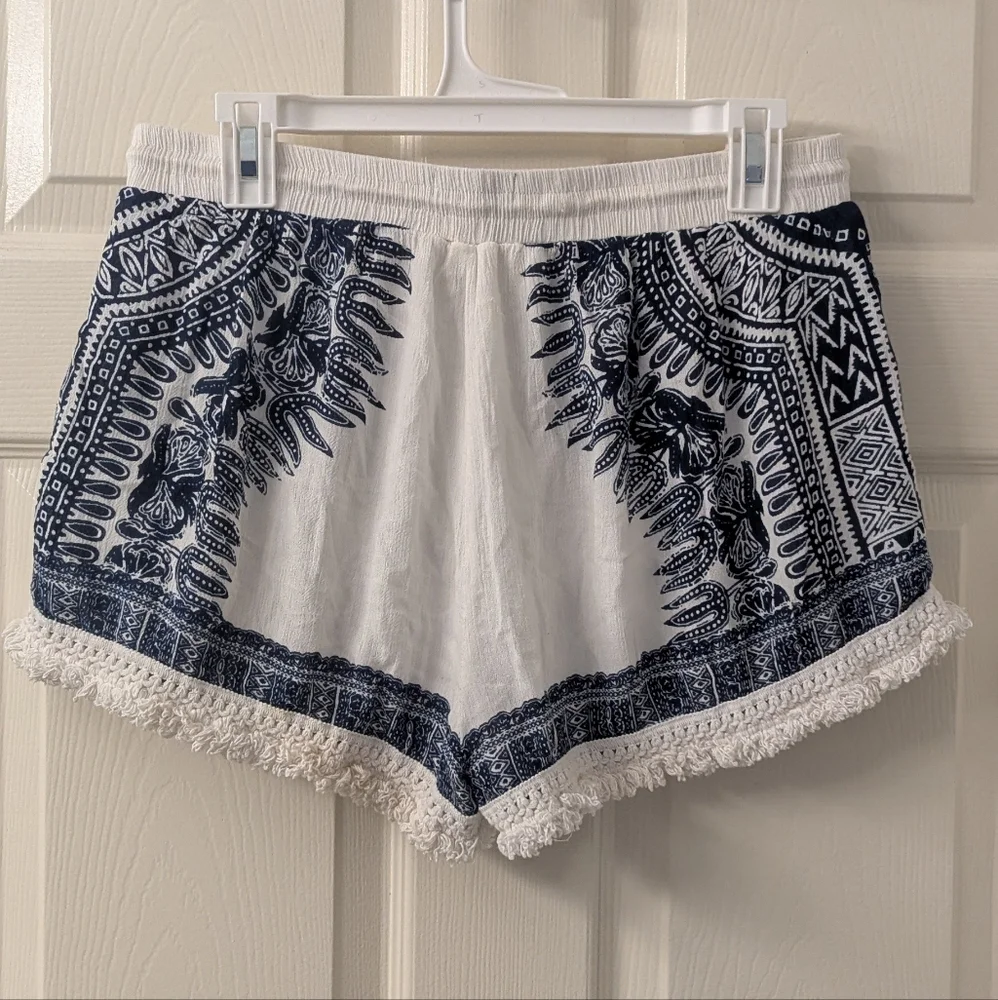 White Printed Patterned Shorts - Picture 2 of 3